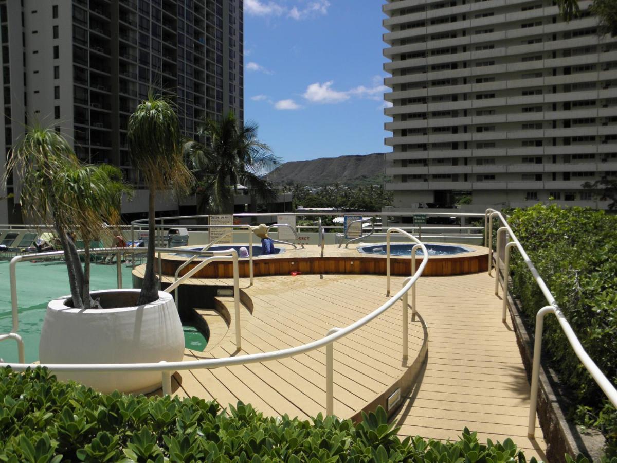 Great Ocean View Condo, Near Beach With Free Parking! Χονολουλού Εξωτερικό φωτογραφία