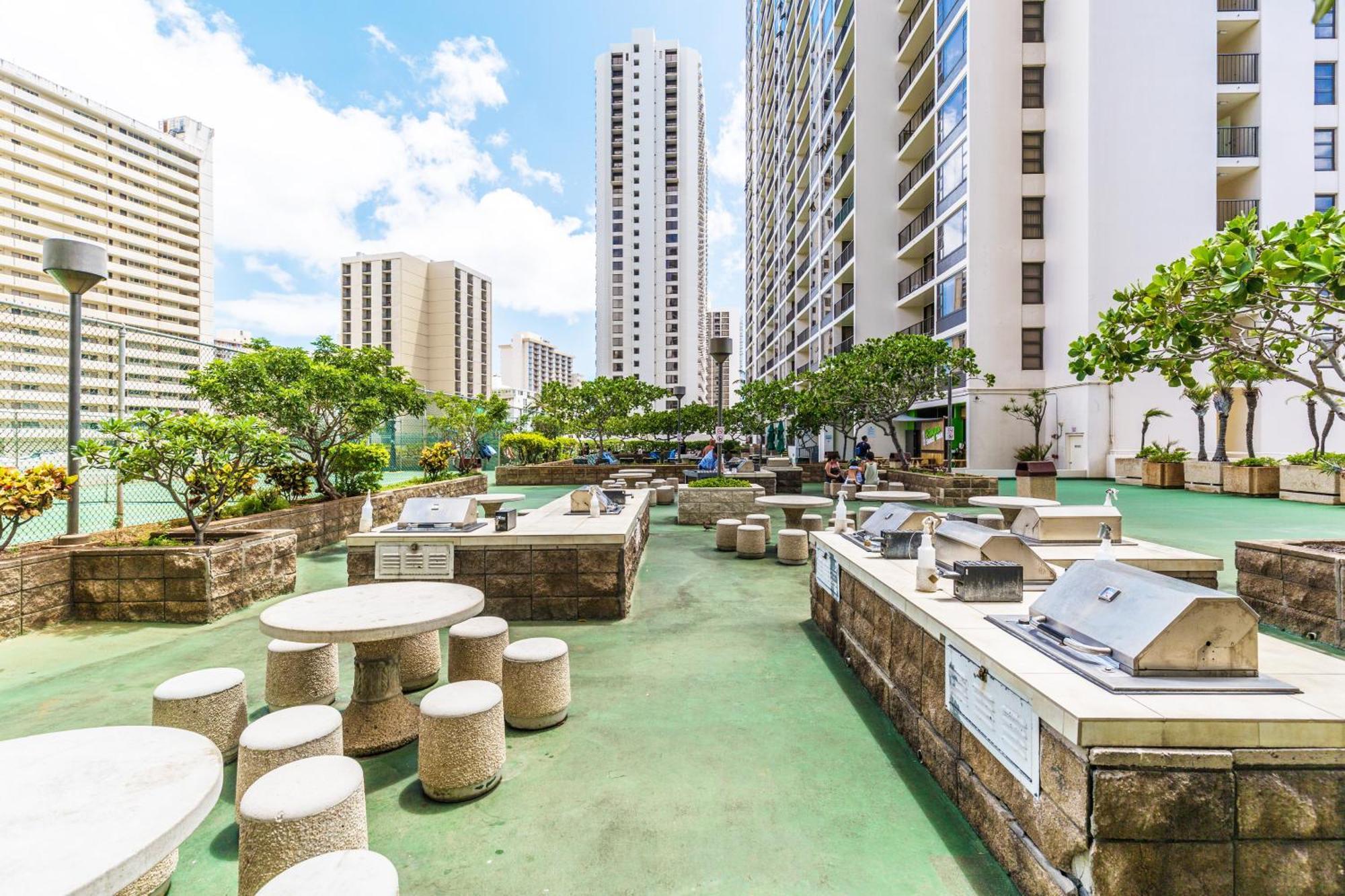 Great Ocean View Condo, Near Beach With Free Parking! Χονολουλού Εξωτερικό φωτογραφία