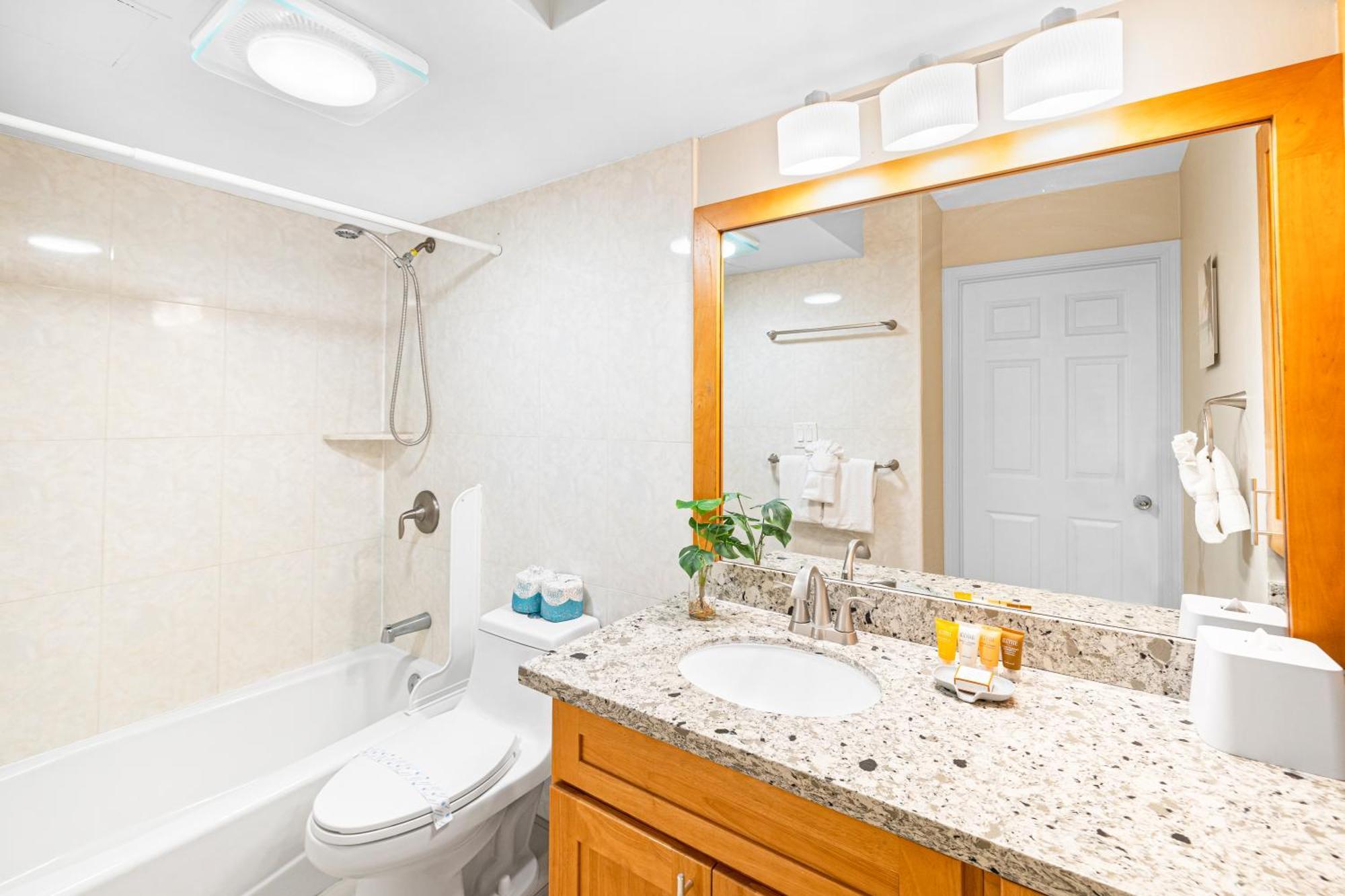 Great Ocean View Condo, Near Beach With Free Parking! Χονολουλού Εξωτερικό φωτογραφία